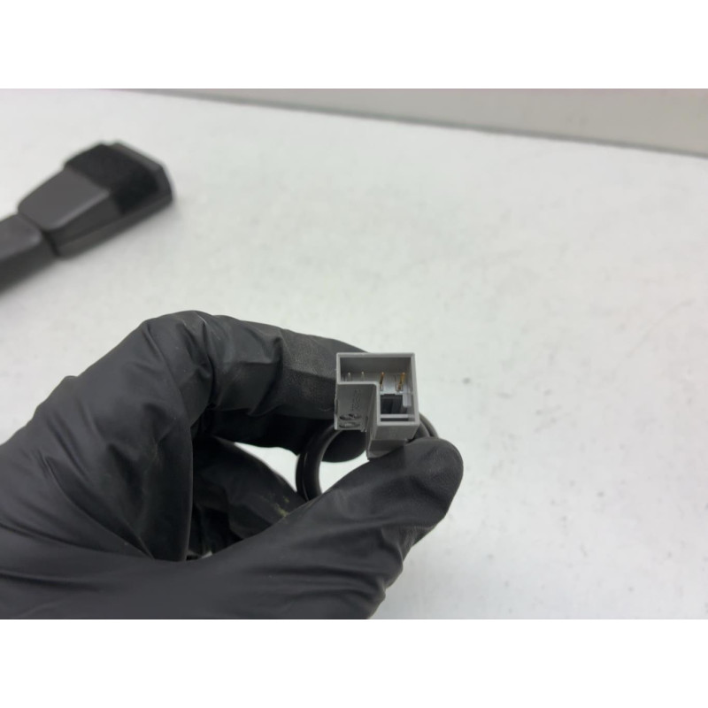 Pretensionneur de ceinture avant gauche BMW SERIE 1 E87 Photo n°3