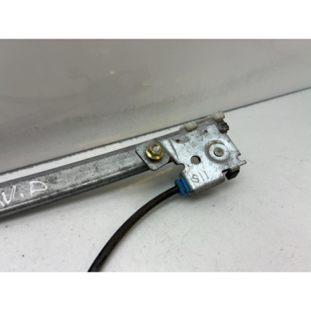 Leve vitre electrique avant droit PEUGEOT 106