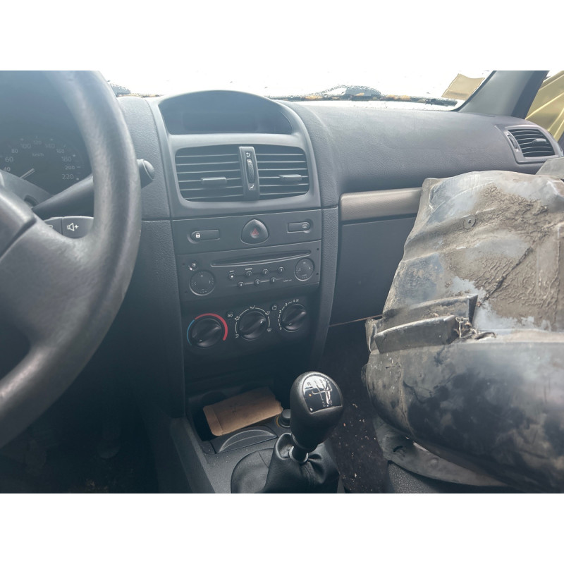 RENAULT CLIO 2 PHASE 2 1.5 DCI - 8V TURBO Photo n°11