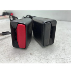 Attache ceinture arriere gauche RENAULT CLIO 4