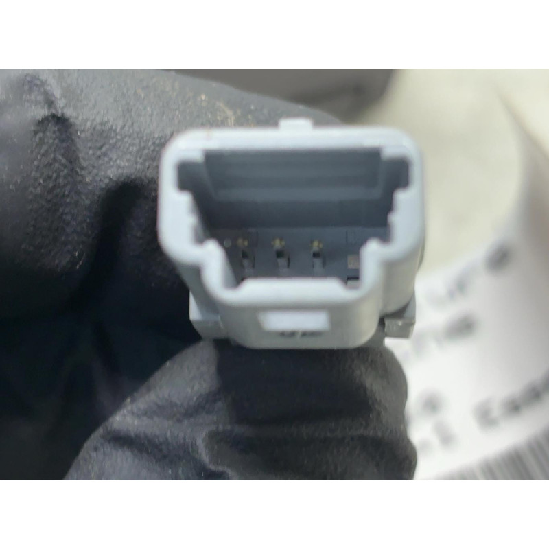 Attache ceinture arriere gauche RENAULT CLIO 4 Photo n°5