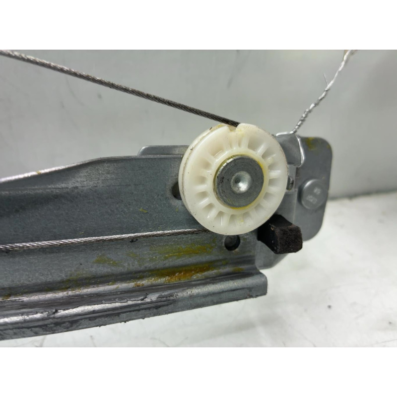 Leve vitre electrique avant gauche RENAULT CLIO 4 Photo n°5