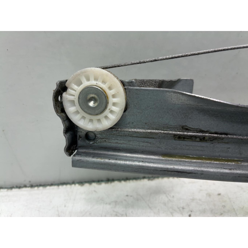 Leve vitre electrique avant gauche RENAULT CLIO 4 Photo n°8