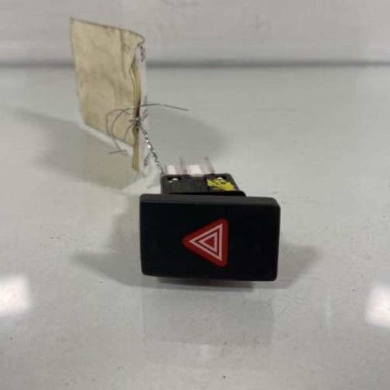 Bouton de warning VOLKSWAGEN GOLF 6 Photo n°1
