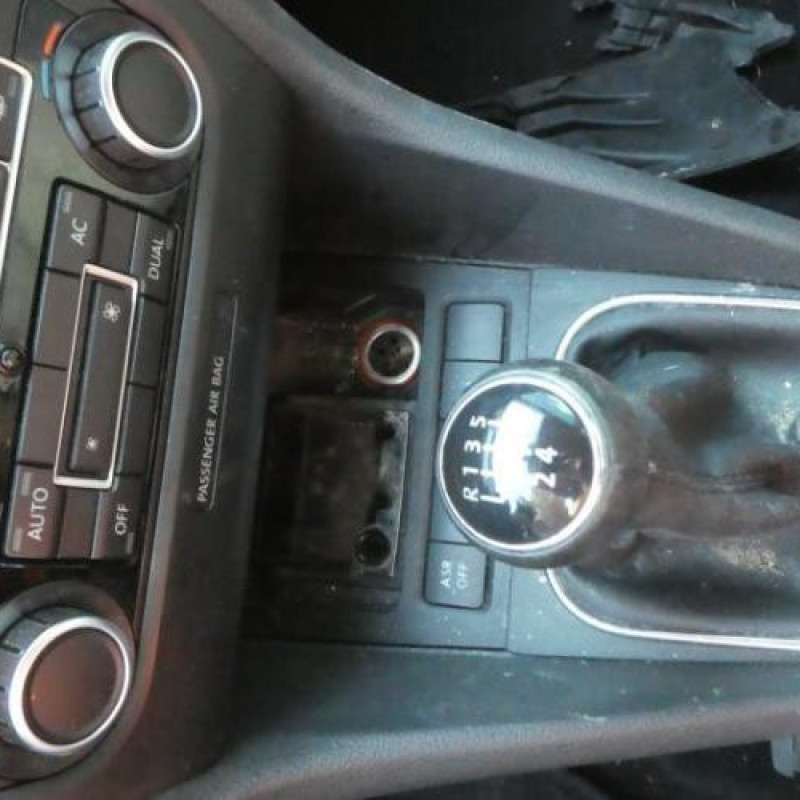 Bouton de warning VOLKSWAGEN GOLF 6 Photo n°13
