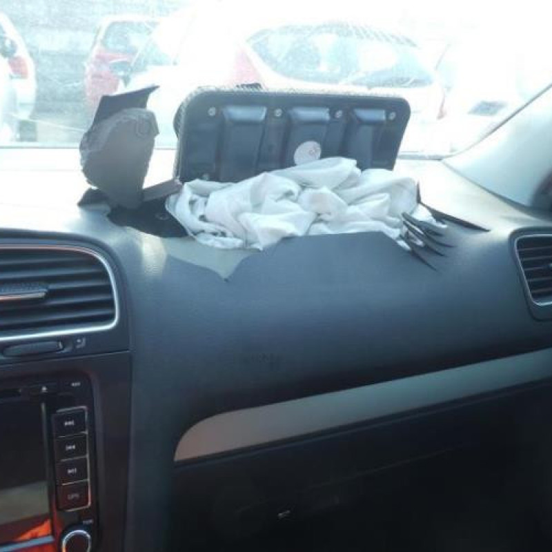 Bouton de warning VOLKSWAGEN GOLF 6 Photo n°14