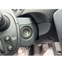 Attache ceinture avant gauche RENAULT CLIO 3