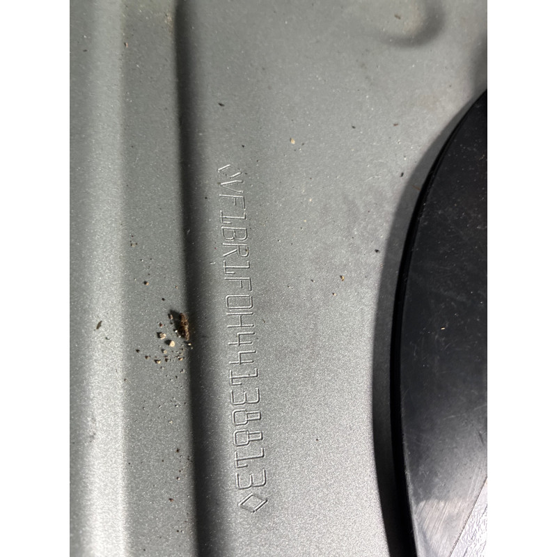 Attache ceinture avant gauche RENAULT CLIO 3 Photo n°19