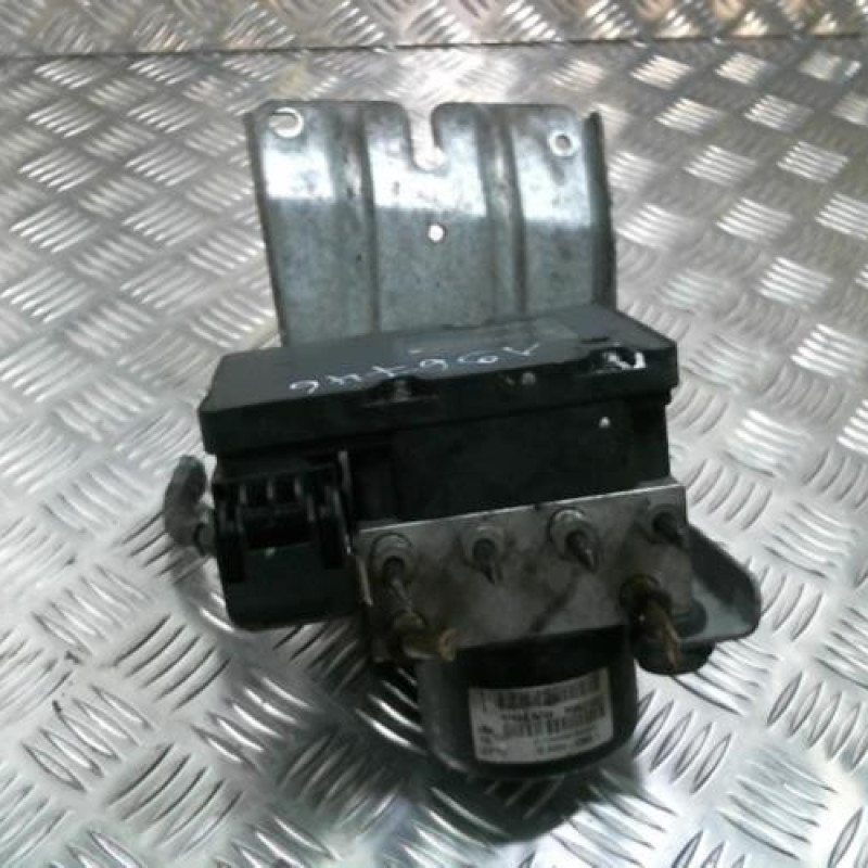 Bloc ABS (freins anti-blocage) VOLVO S 60 1 Photo n°4