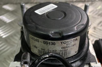 Bloc ABS (freins anti-blocage) TOYOTA YARIS 3