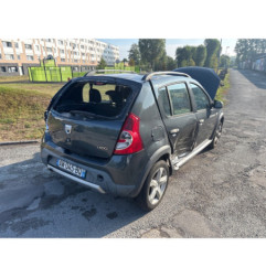 Attache ceinture avant gauche DACIA SANDERO 1