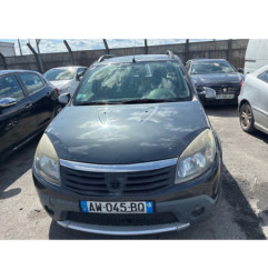 Attache ceinture avant gauche DACIA SANDERO 1