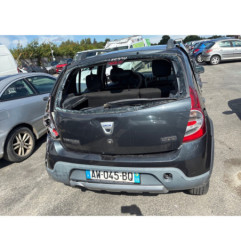 Attache ceinture avant gauche DACIA SANDERO 1