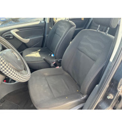 Attache ceinture avant gauche DACIA SANDERO 1