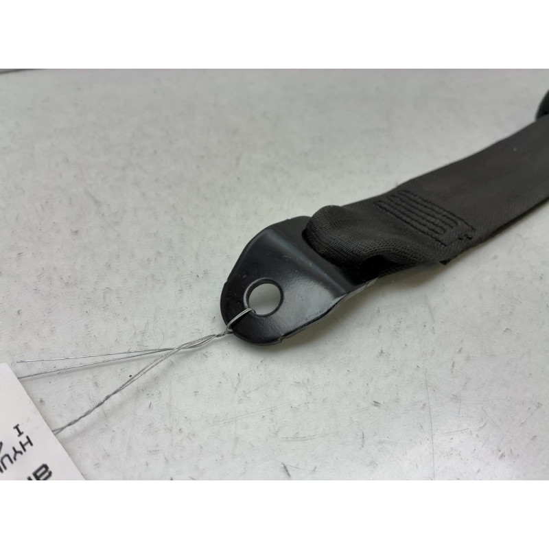 Attache ceinture arriere centrale HYUNDAI I 40 Photo n°2