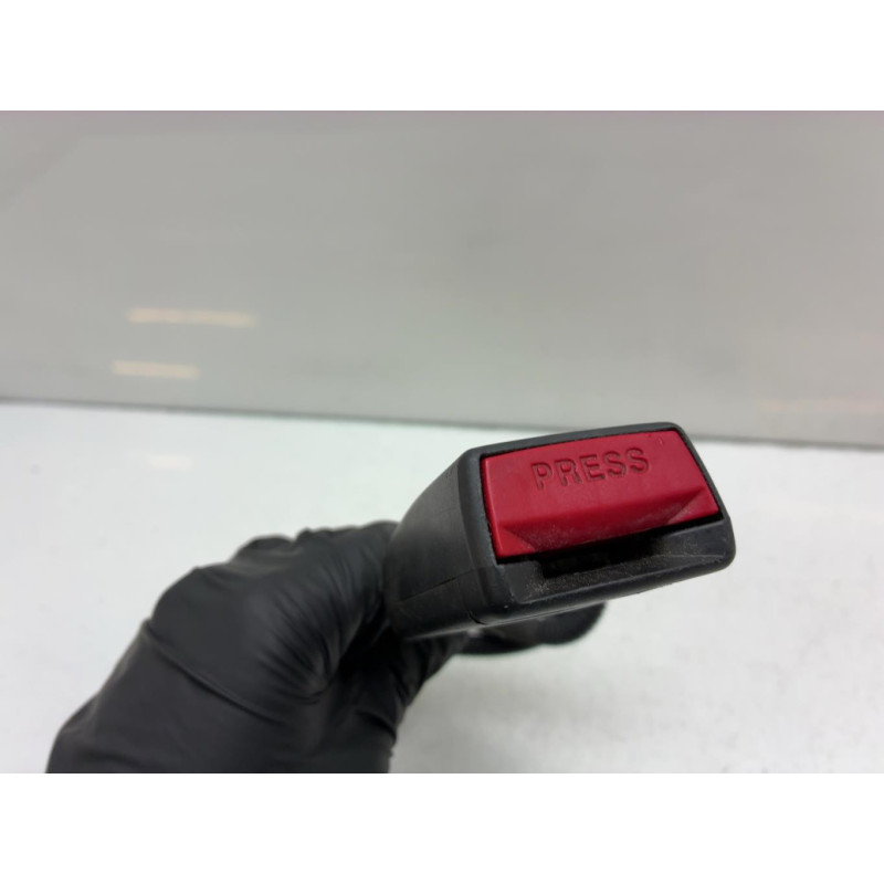 Attache ceinture avant droit HYUNDAI I 40 Photo n°4