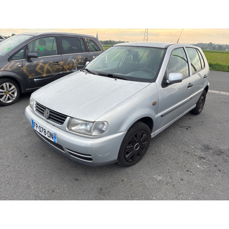 Bouton de coffre VOLKSWAGEN POLO 3 Photo n°12