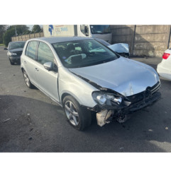 Attache ceinture avant gauche VOLKSWAGEN GOLF 6