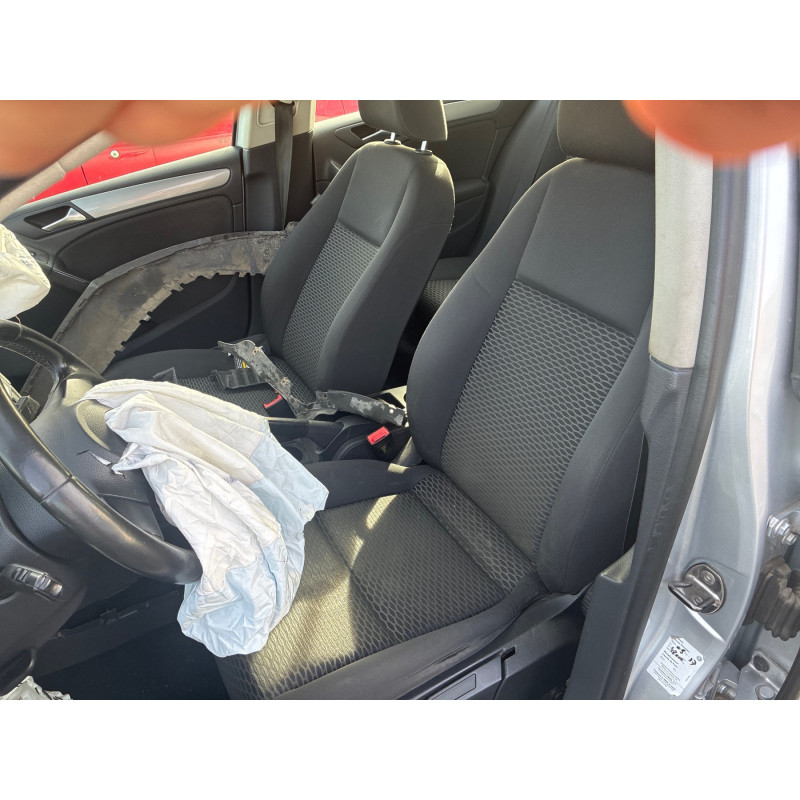Attache ceinture avant gauche VOLKSWAGEN GOLF 6 Photo n°16
