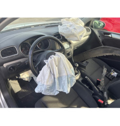 Attache ceinture avant gauche VOLKSWAGEN GOLF 6