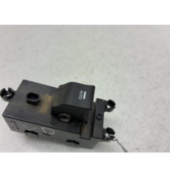 Interrupteur de leve vitre avant droit HYUNDAI I 40