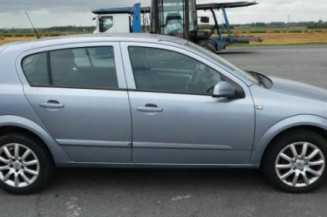 Charniere de capot OPEL ASTRA H