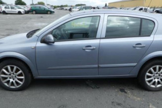 Charniere de capot OPEL ASTRA H