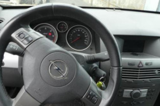 Charniere de capot OPEL ASTRA H