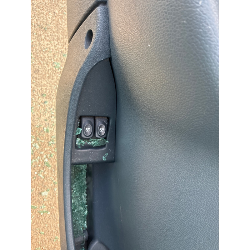 Interrupteur de leve vitre avant gauche RENAULT KANGOO 1 Photo n°15