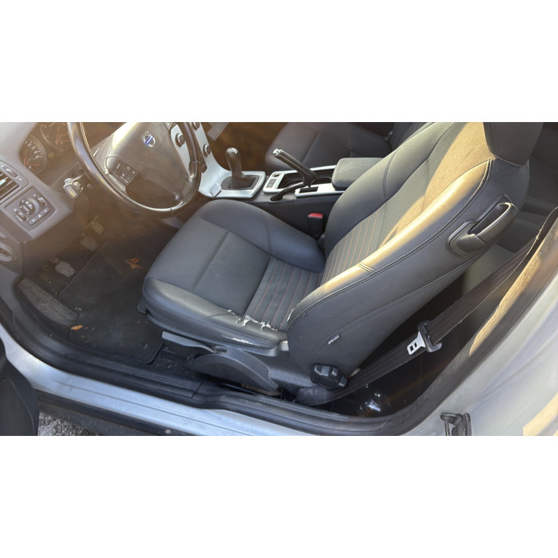 Pare boue avant droit VOLVO C 30 Photo n°14