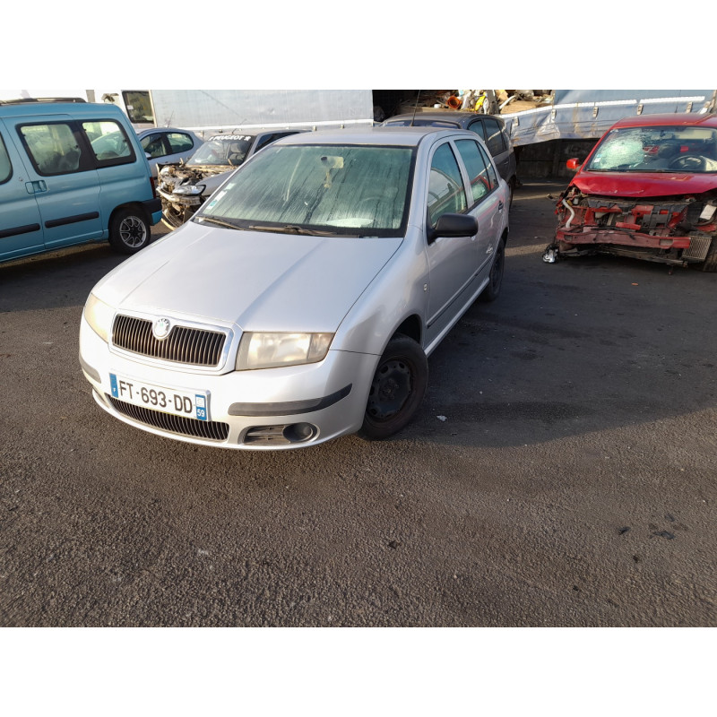 Pare boue avant droit SKODA FABIA 1 Photo n°5