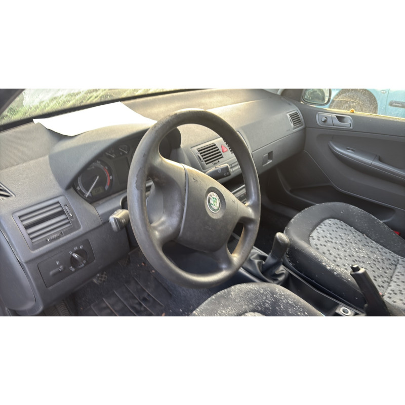 Pare boue avant droit SKODA FABIA 1 Photo n°20