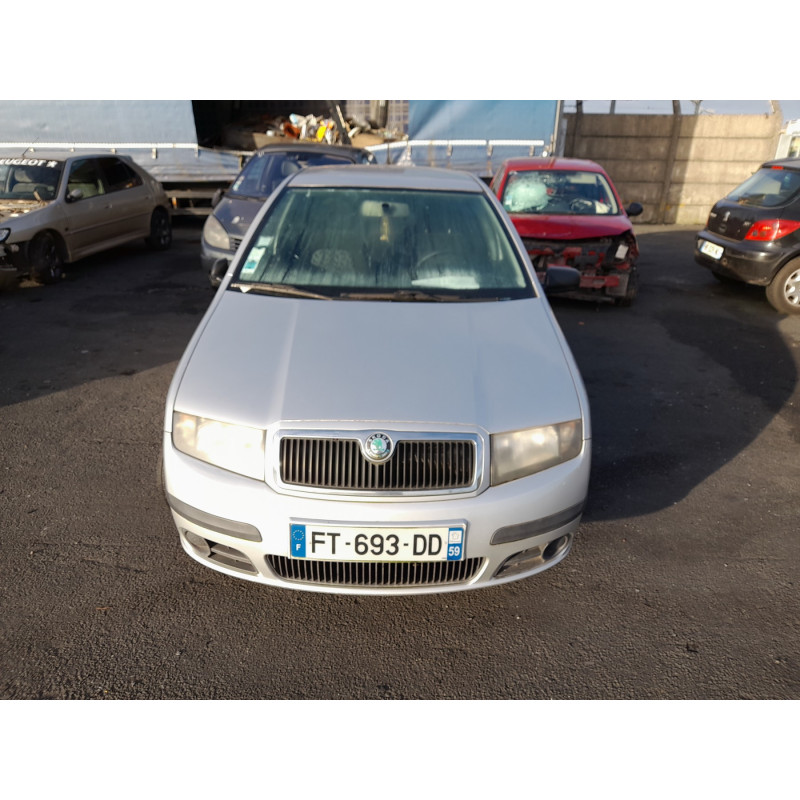 Pare boue avant gauche SKODA FABIA 1 Photo n°9