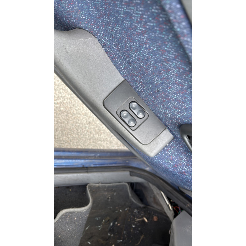 Leve vitre electrique avant gauche FIAT PUNTO 1 Photo n°17