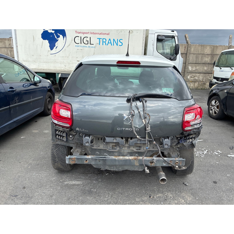 Pare boue avant gauche CITROEN DS3 Photo n°6