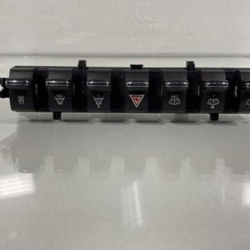 Bouton de warning PEUGEOT 3008 1 Photo n°1