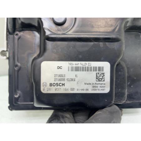 Calculateur moteur RENAULT TRAFIC 3 COURT