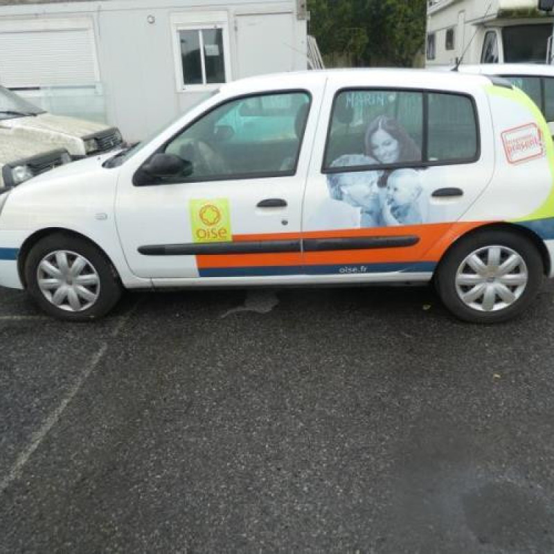 Malle/Hayon arriere RENAULT CLIO 2 CAMPUS Photo n°6