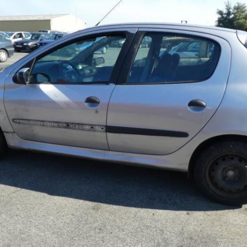 Bloc ABS (freins anti-blocage) PEUGEOT 206 Photo n°9
