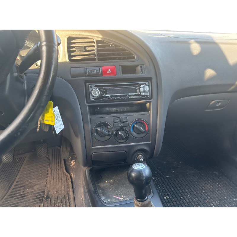 HYUNDAI ELANTRA 1 2.0 CRDI - 16V TURBO Photo n°9