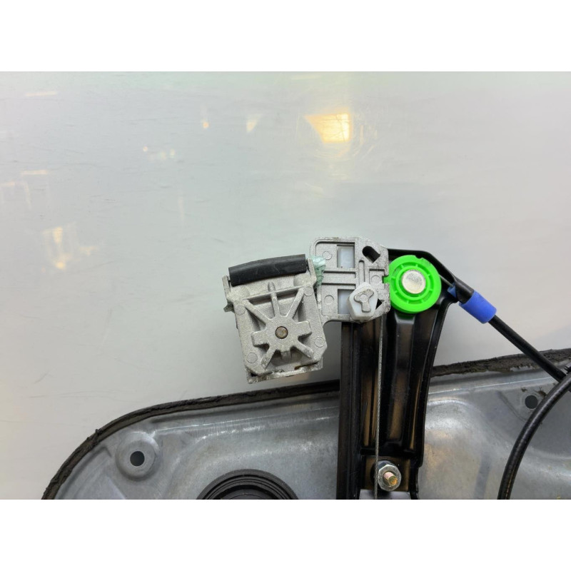 Leve vitre electrique avant gauche VOLKSWAGEN GOLF 4 Photo n°7