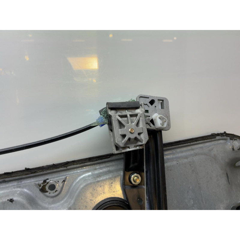 Leve vitre electrique avant gauche VOLKSWAGEN GOLF 4 Photo n°8