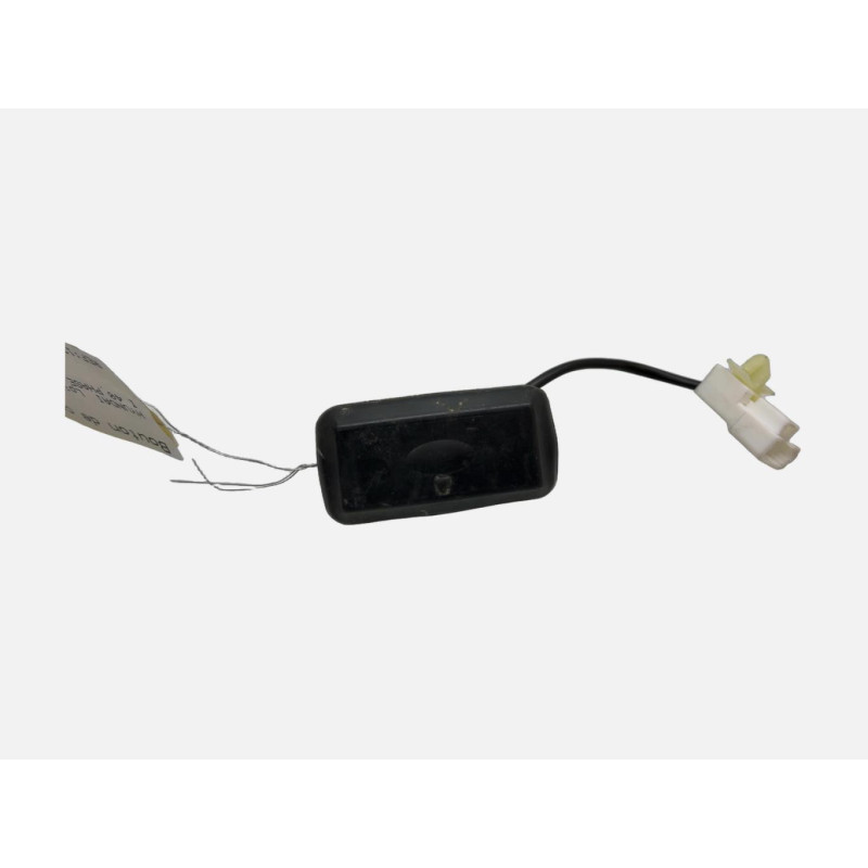 Bouton de coffre HYUNDAI I 40 Photo n°1