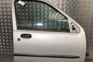 Porte avant droit MAZDA 121 3 Photo n°1
