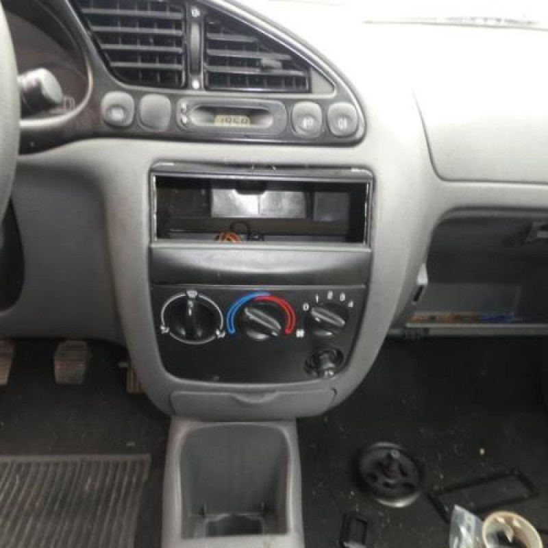 Porte avant droit MAZDA 121 3 Photo n°11
