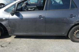 Malle/Hayon arriere TOYOTA AURIS 1