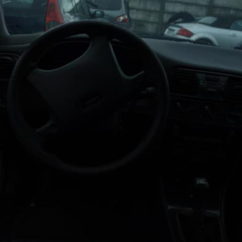 Leve vitre electrique avant droit VOLVO V 40 1 Photo n°10