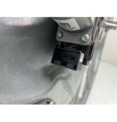 Leve vitre electrique avant droit VOLKSWAGEN POLO 4