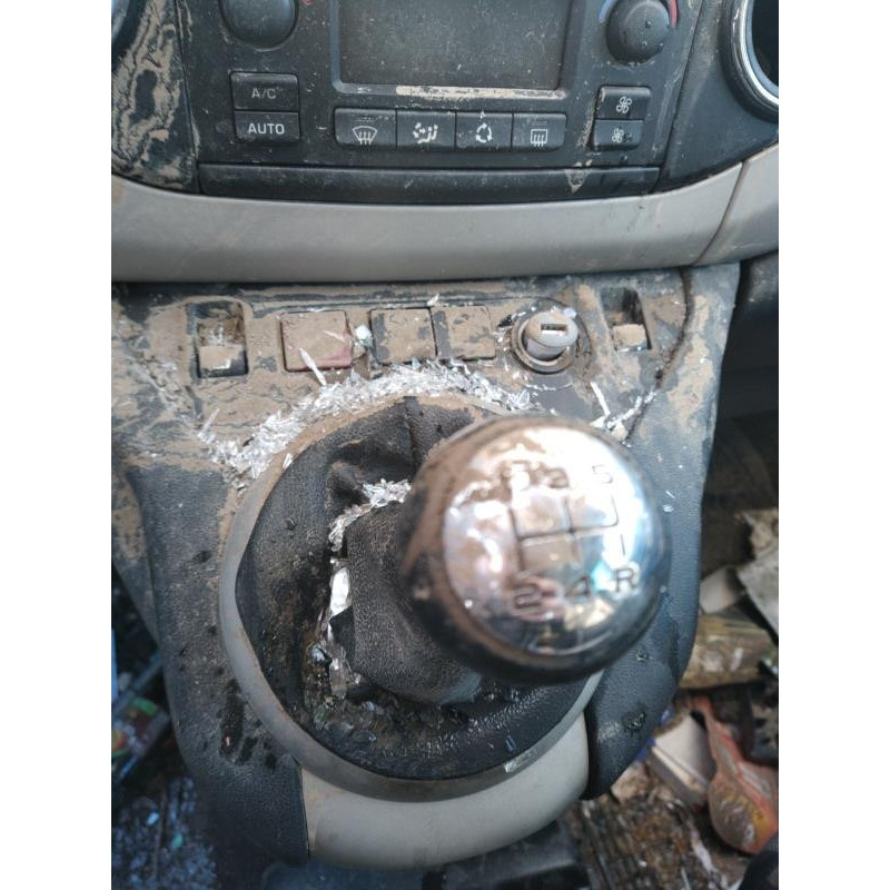 Custode avant gauche (porte) CITROEN BERLINGO 2 Photo n°12