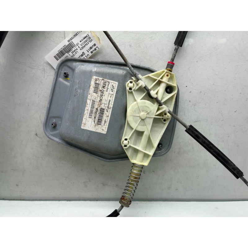 Leve vitre electrique avant gauche VOLKSWAGEN SCIROCCO 3 Photo n°4